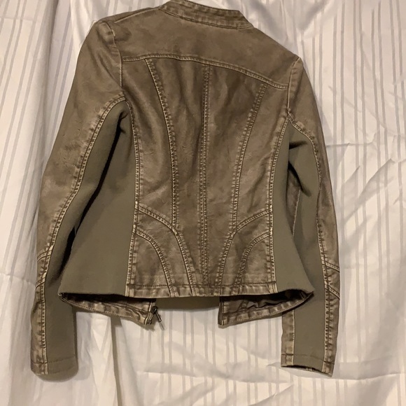 Leather jacket - Picture 3 of 4